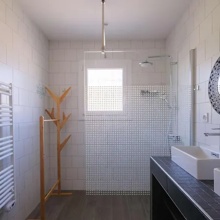Bourg Avec Piscine Villa