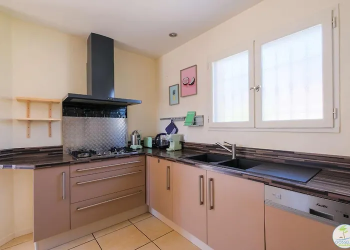 Bourg Avec Piscine Villa *