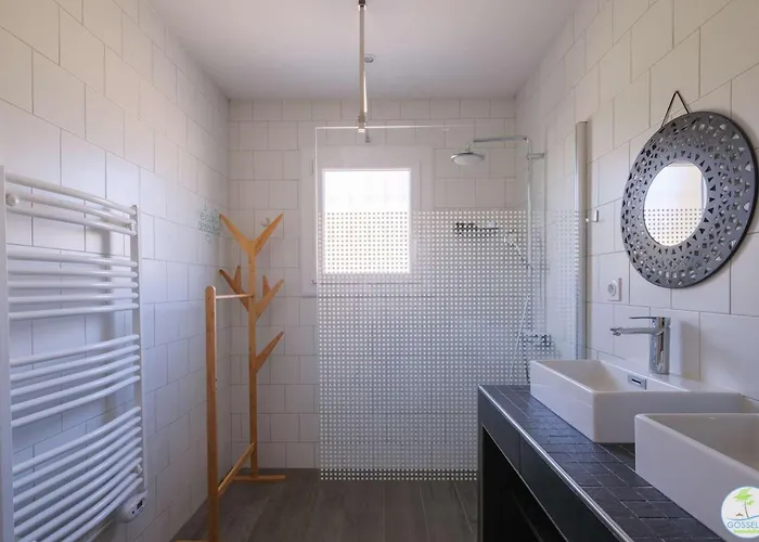 Bourg Avec Piscine Villa